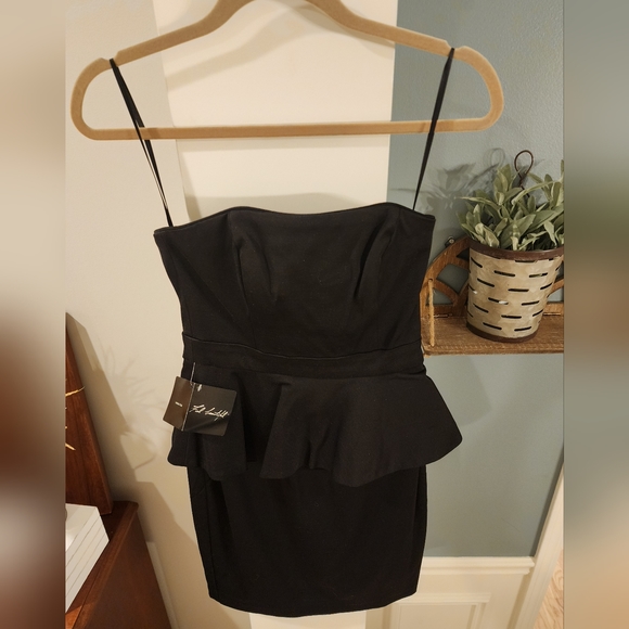 White House Black Market Dress - Picture 5 of 6